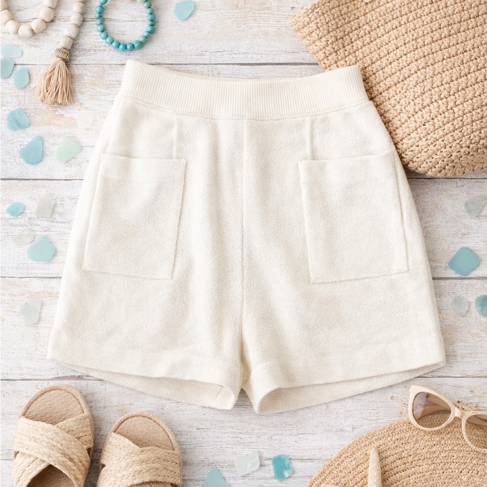 Caracilia White High-Waisted Knit Shorts – Size M – Thick Knit